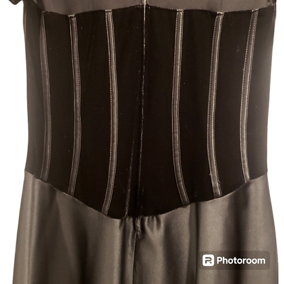 Vintage Tadashi Black Vevlet, Sheer & Pleather Corset Gown Size 16 - Picture 10 of 14